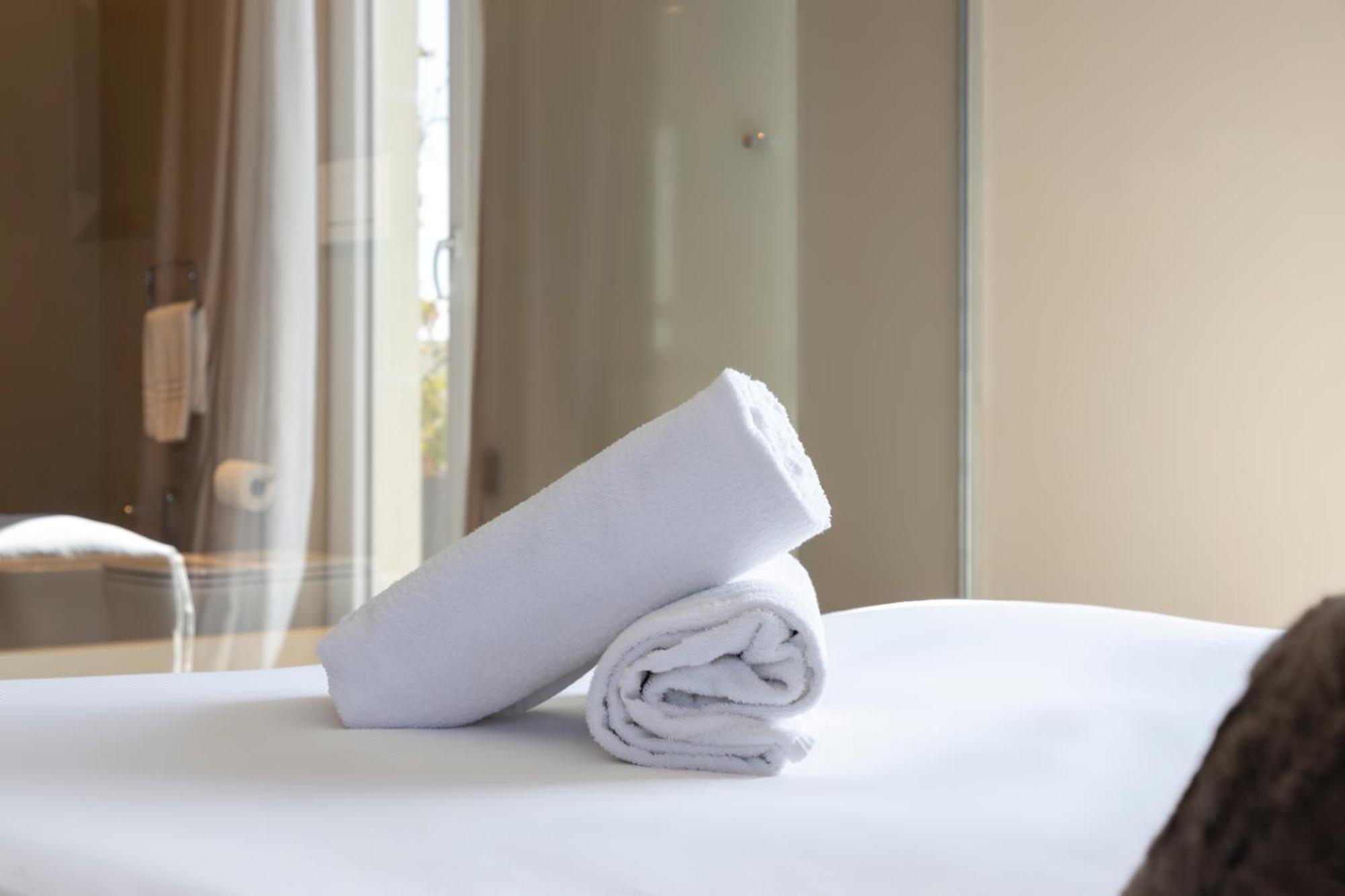 Milestone (Adults Only) Bed and Breakfast Quartu SantʼElena Exteriör bild