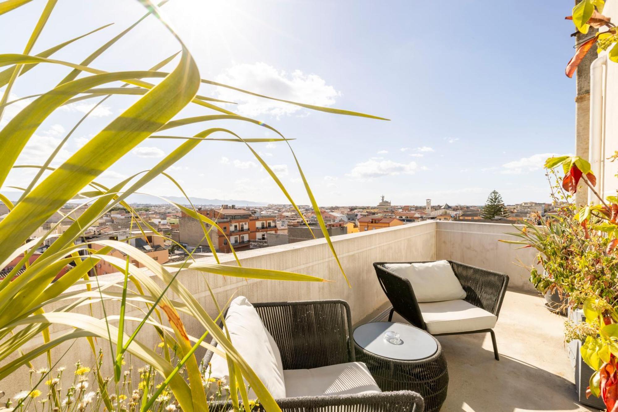 Milestone (Adults Only) Bed and Breakfast Quartu SantʼElena Exteriör bild