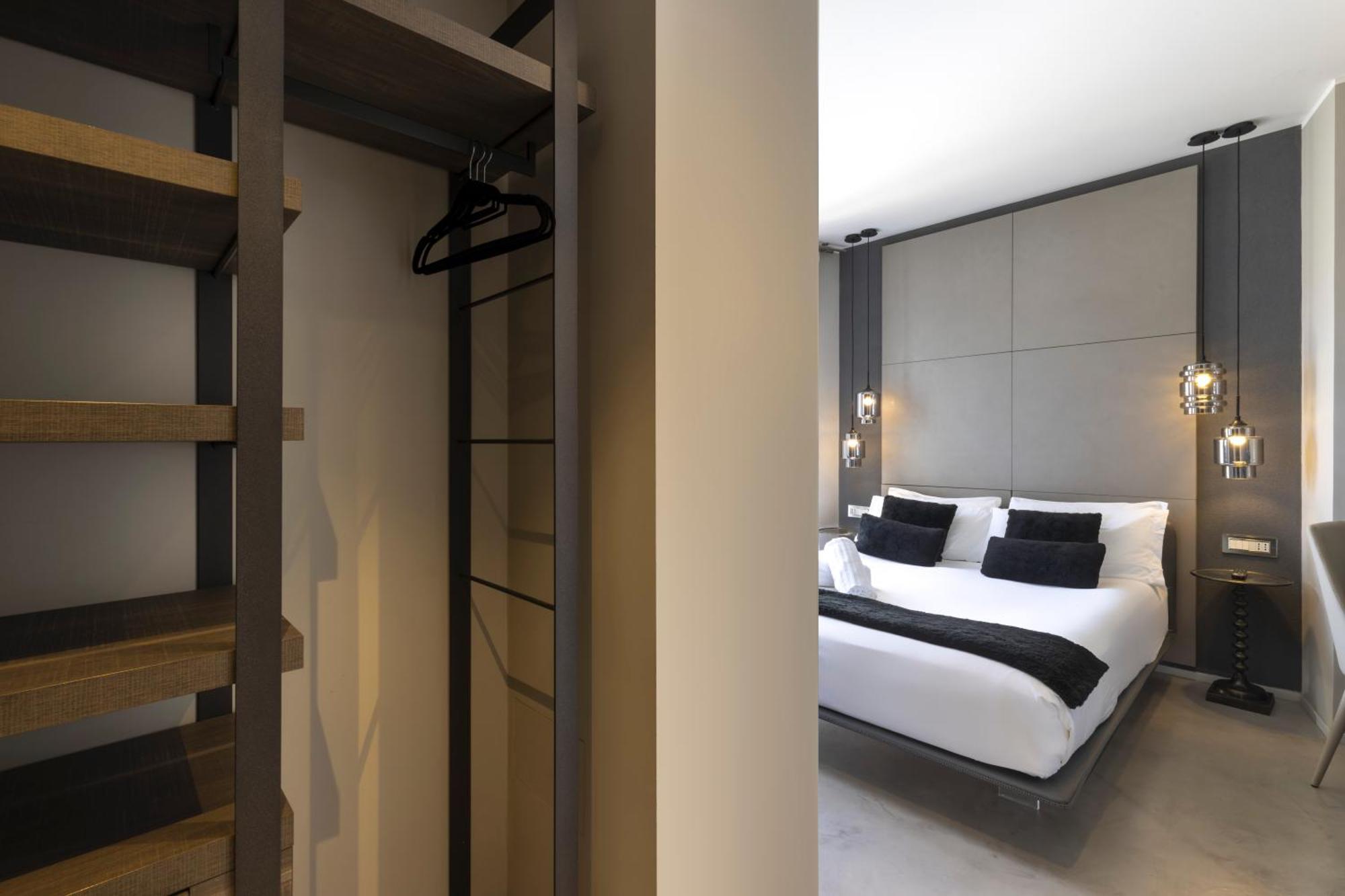 Milestone (Adults Only) Bed and Breakfast Quartu SantʼElena Exteriör bild