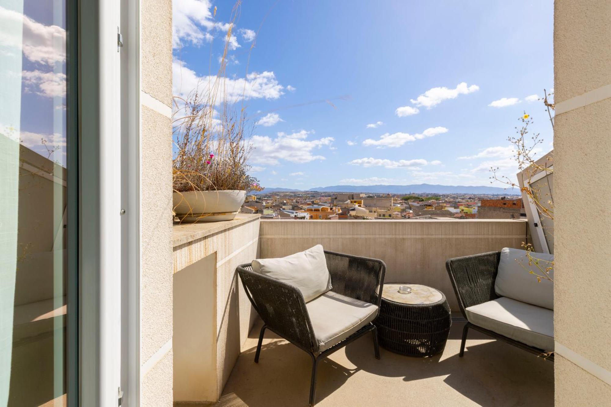 Milestone (Adults Only) Bed and Breakfast Quartu SantʼElena Exteriör bild